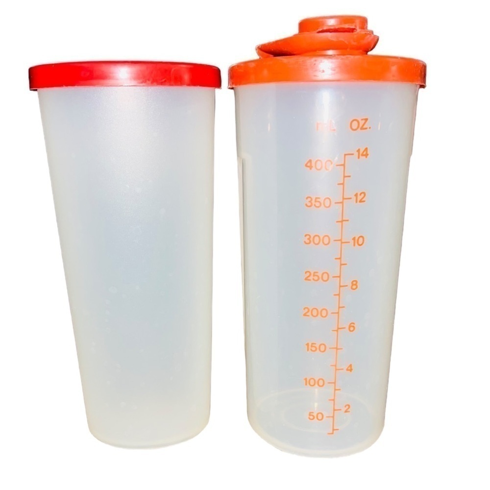 VINTAGE Tupperware Sweet Saver Syrup Container #640 with pour spout lid & Cup